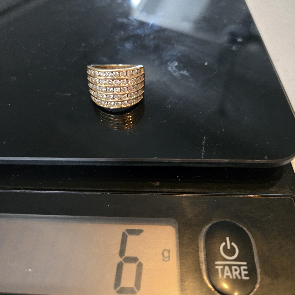 Kay Jewelers 14k yellow gold, 2ct, 5 row diamond ring